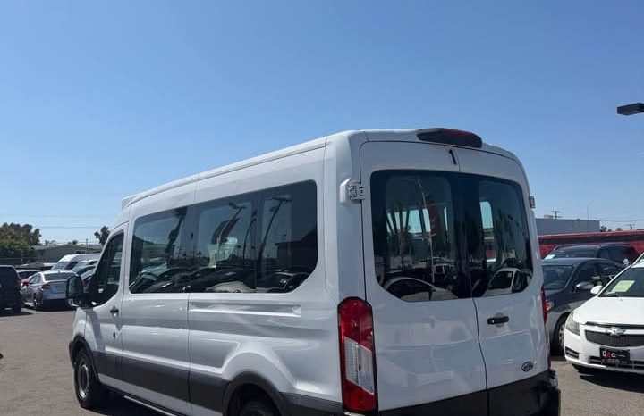 
								2018 Ford transit 350 passenger van XL w/Medium Roof Van 3D full									