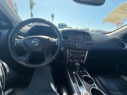 
										2015 Nissan pathfinder Platinum AWD full									