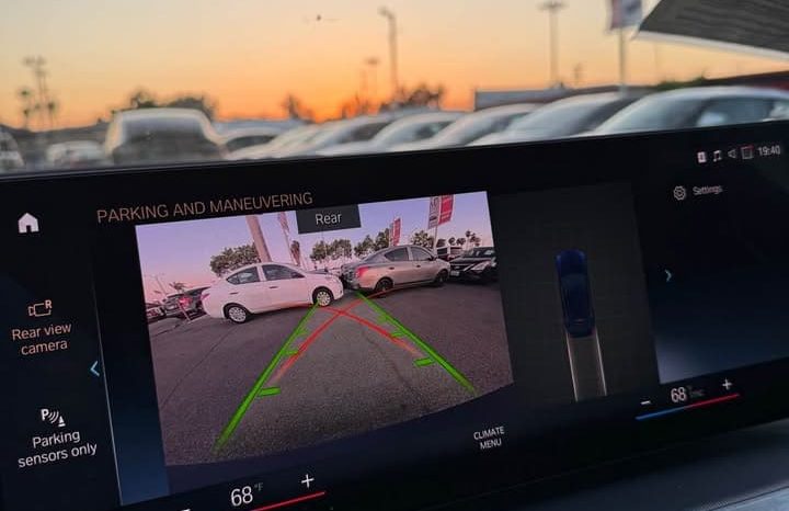 
								2023 BMW i4 full									