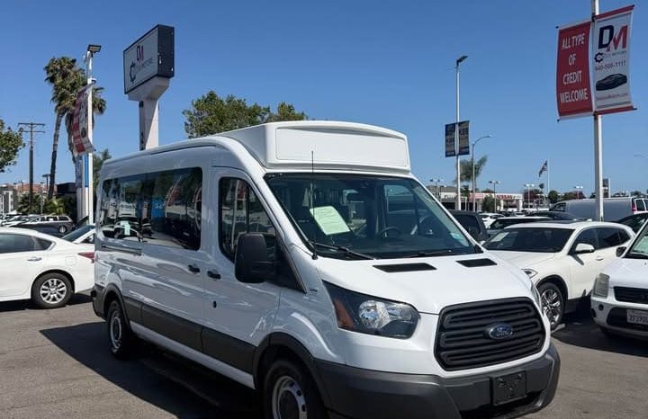 
								2018 Ford transit 350 passenger van XL w/Medium Roof Van 3D full									