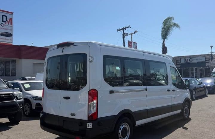 
								2018 Ford transit 350 passenger van XL w/Medium Roof Van 3D full									