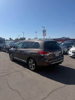 
										2015 Nissan pathfinder Platinum AWD full									