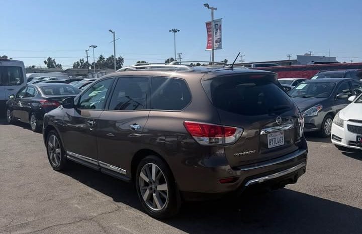 
								2015 Nissan pathfinder Platinum AWD full									