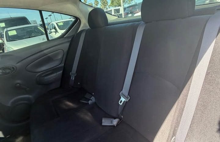 
								2013 Nissan versa full									