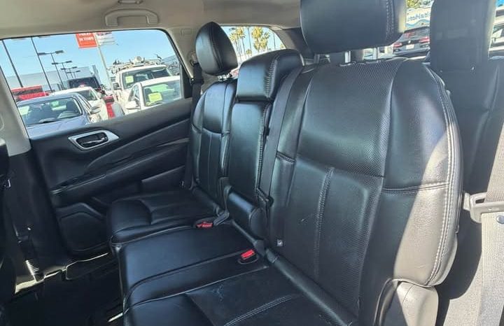 
								2015 Nissan pathfinder Platinum AWD full									