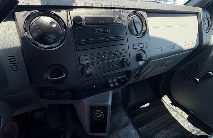 
								2016 Ford F-650. Diesel 24ft full									