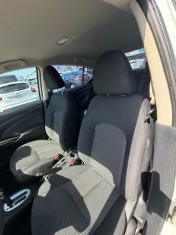 
										2015 Nissan versa full									
