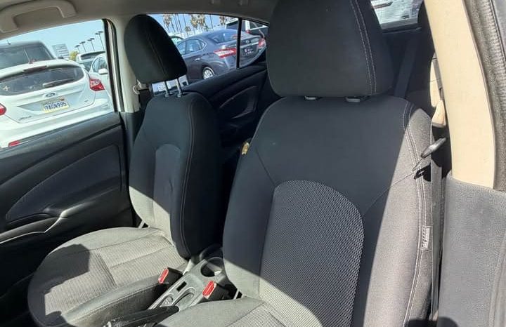 
								2015 Nissan versa full									