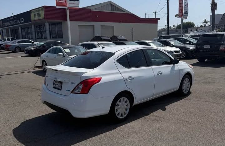 
								2015 Nissan versa full									