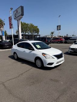 
										2015 Nissan versa full									