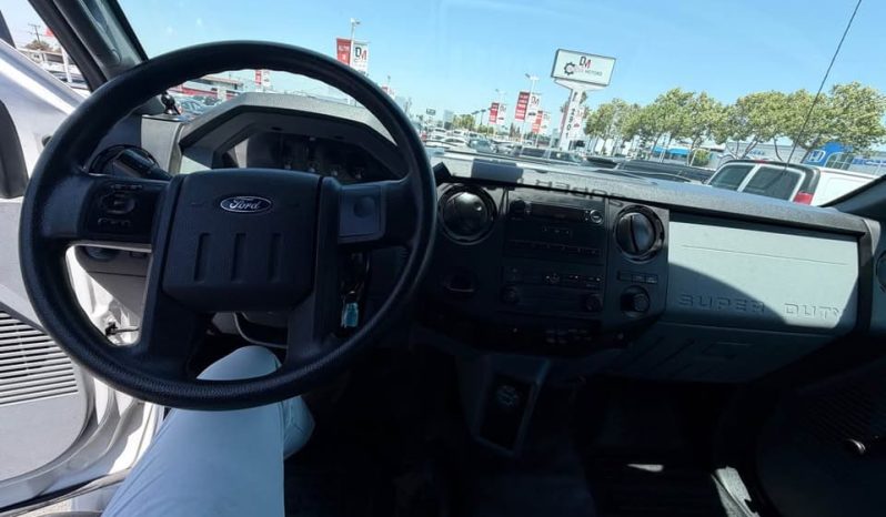 
								2016 Ford F-650. Diesel 24ft full									