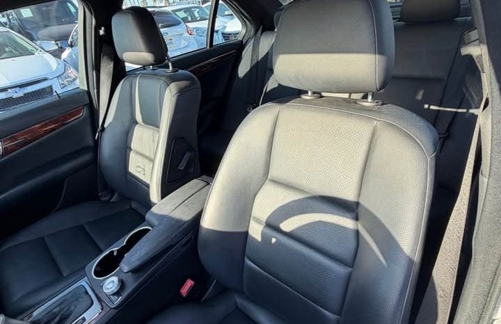 
								2010 Mercedes-Benz c-class C300 full									