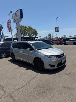 
										2018 Chrysler pacifica full									
