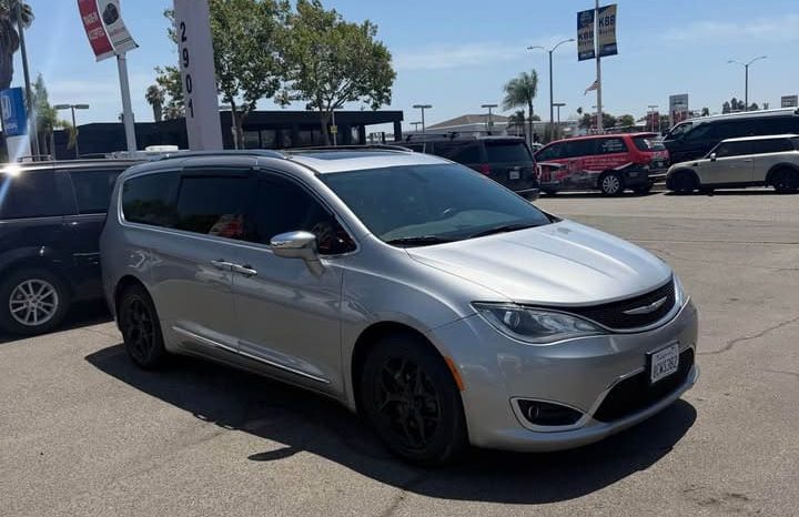 
								2018 Chrysler pacifica full									