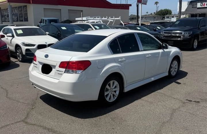 
								2011 Subaru legacy full									