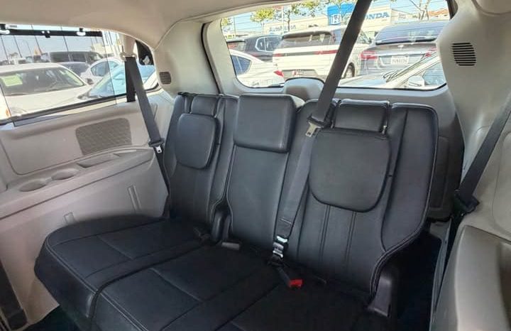 
								2016 Chrysler town & country full									