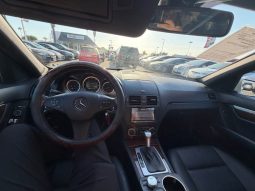 
										2010 Mercedes-Benz c-class C300 full									