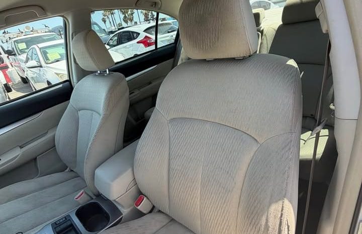 
								2011 Subaru legacy full									