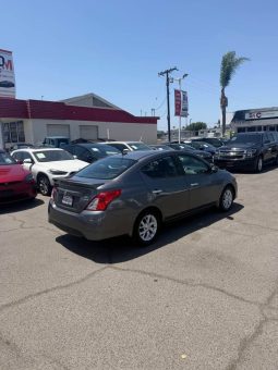 
										2017 Nissan versa full									
