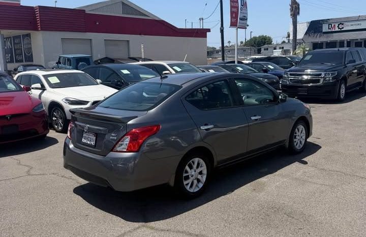 
								2017 Nissan versa full									