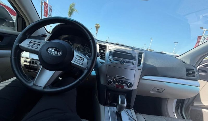 
								2011 Subaru legacy full									