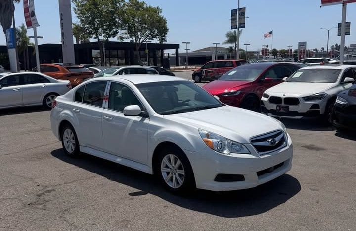 
								2011 Subaru legacy full									