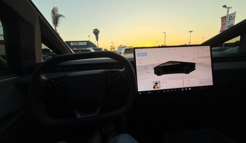
								2025 Tesla cybertruck full									