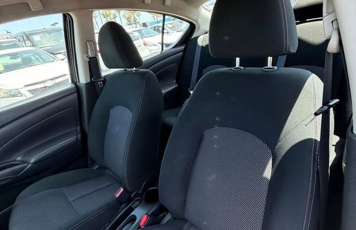 
								2017 Nissan versa full									