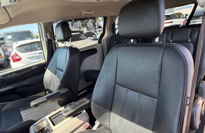 
								2016 Chrysler town & country full									