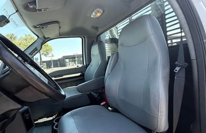 
								2016 Ford F-650. Diesel 24ft full									