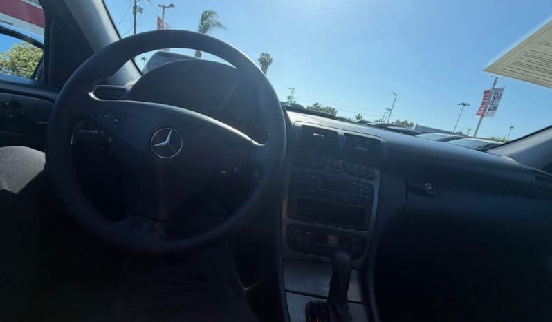 
								2004 Mercedes-Benz c-class C 320 Sedan 4D full									