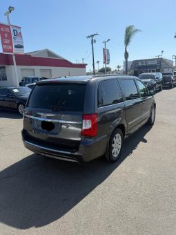 
										2016 Chrysler town & country full									