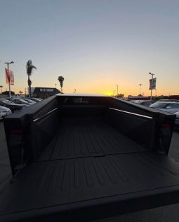 
										2025 Tesla cybertruck full									