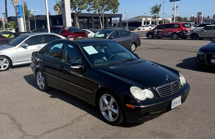 
								2004 Mercedes-Benz c-class C 320 Sedan 4D full									
