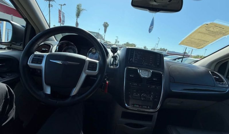 
								2016 Chrysler town & country full									
