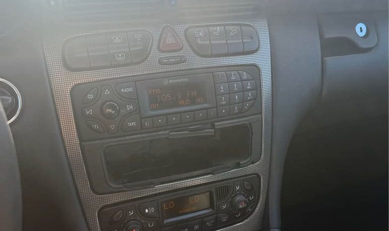 
								2004 Mercedes-Benz c-class C 320 Sedan 4D full									