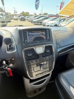 
										2016 Chrysler town & country full									