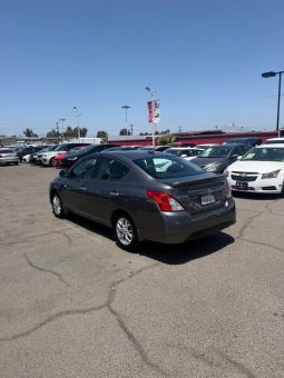 
										2017 Nissan versa full									