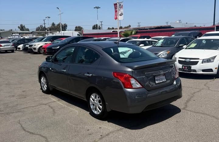 
								2017 Nissan versa full									