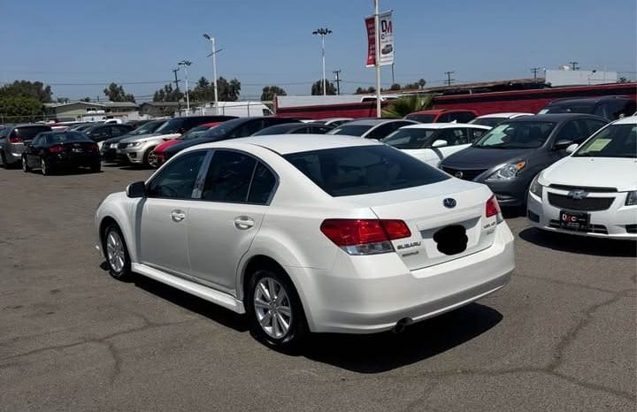 
								2011 Subaru legacy full									