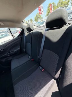 
										2017 Nissan versa full									