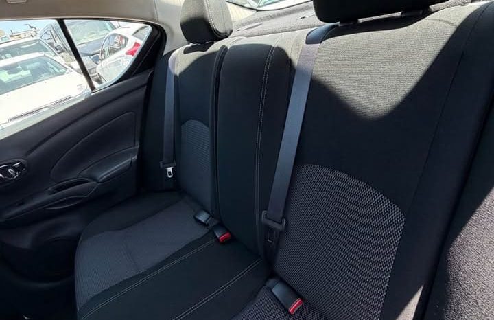 
								2017 Nissan versa full									