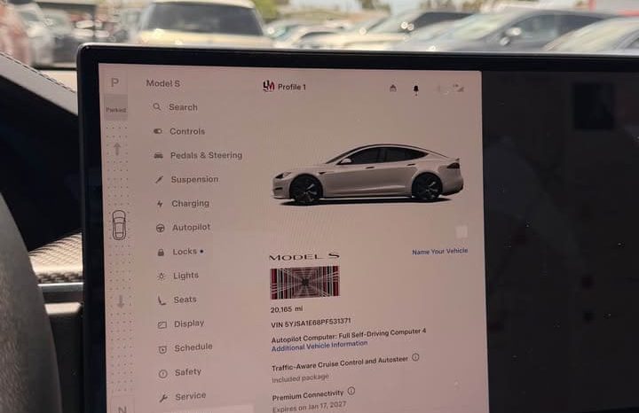 
								2023 Tesla model s Plaid Sedan 4D full									