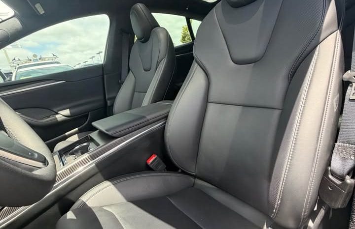 
								2023 Tesla model s Plaid Sedan 4D full									
