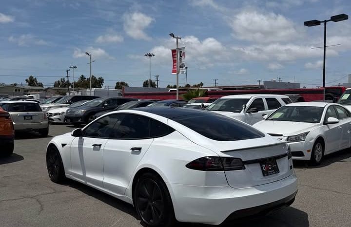 
								2023 Tesla model s Plaid Sedan 4D full									