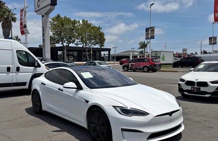 
								2023 Tesla model s Plaid Sedan 4D full									