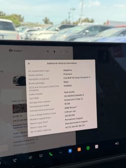 
										2023 Tesla model s Plaid Sedan 4D full									