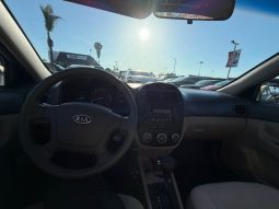 
										2009 Kia spectra full									