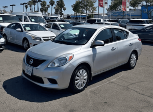 2013 Nissan versa