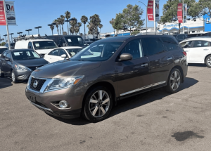 2015 Nissan pathfinder Platinum AWD